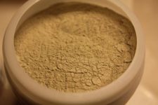 Health-Benefits-of-Healing-Clay2-768x512